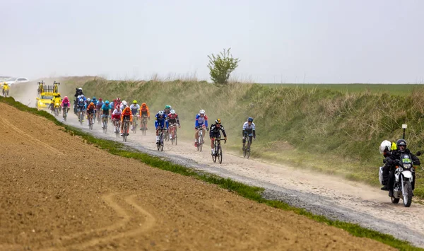 Het peloton-Parijs-Roubaix 2019 — Stockfoto