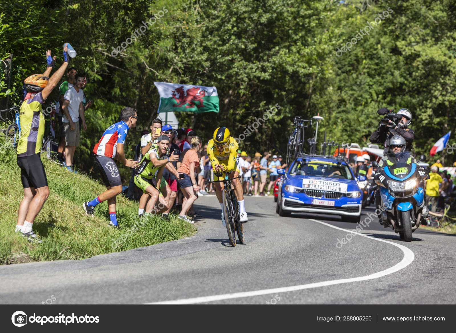 The Cyclist Julian Alaphilippe Tour de France 2019 — Stock