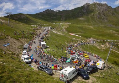 Peloton üzerinde Col du Tourmalet - Tour de France 2018