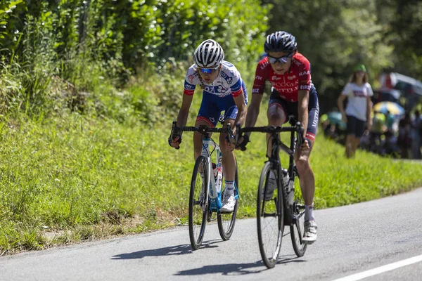 Két női kerékpárosok-La tanfolyam le Tour de France 2019 — Stock Fotó