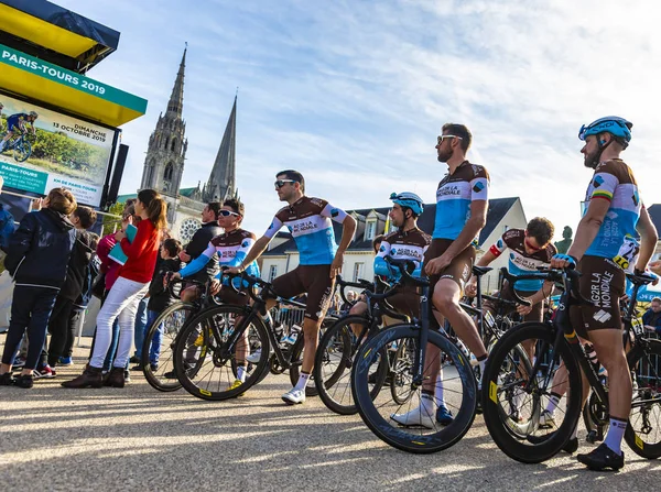 Chartres França Outubro 2019 Equipe Ag2R Mondiale Espera Para Subir — Fotografia de Stock