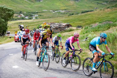 Col de Iseran, Fransa - 26 Temmuz 2019: The Peloton, Fransa Bisiklet Turu 'nun 19..