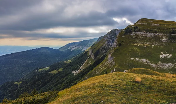 Облачный Пейзаж Французских Горах Юра — стоковое фото