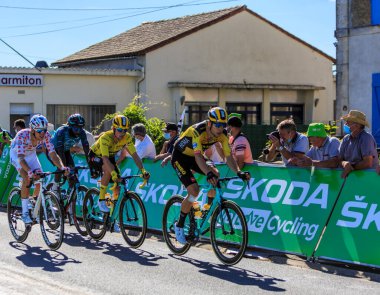 Les Grands Ajoncs, Fransa -09 Eylül 2020: Sloven bisikletçi Primoz Roglic Le Tour de France 2020 'nin 11..