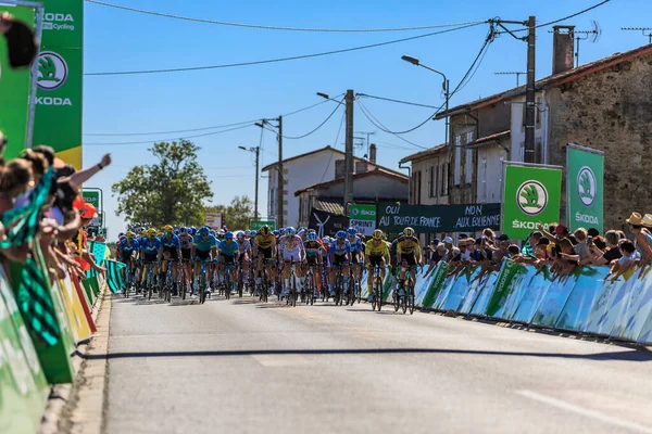 Les Grands Ajoncs Frankrijk September 2020 Het Peloton Passeert Tussensprint — Stockfoto