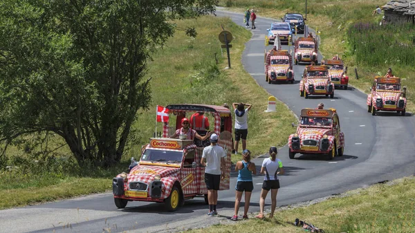 Col Iseran Frankrike Juli 2019 Cochonou Caravan Reklamhusvagnskörning Väg Till — Stockfoto