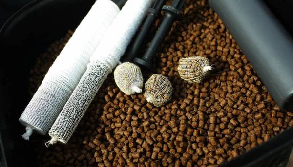 En iyi sazan yiyeceği kancayla pişirilir ve monte edilir.