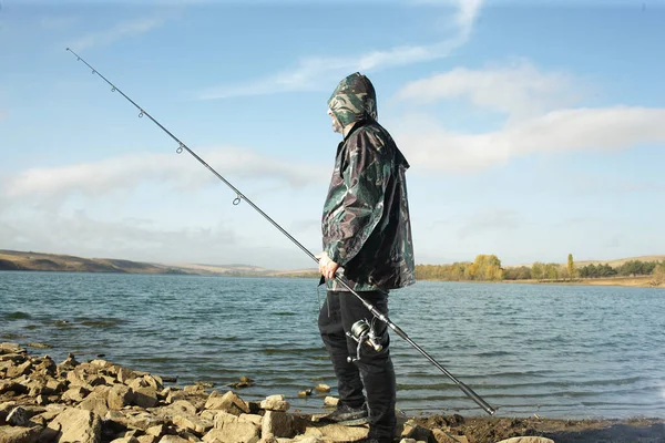 Karpfiske Med Redskap Tillbehör Utrustning Och Kokta Olika Typer För Stockfoto