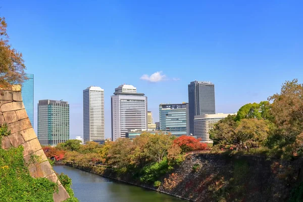 Beautiful Cityscape Colorful Woods River Foregroud Viewed Osaka Castle Park — стоковое фото