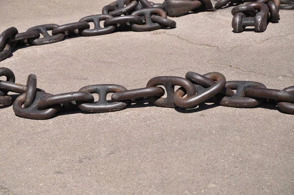 Steel Anchor Chains Caked Rust Industrial Port Facility — Stock Photo, Image