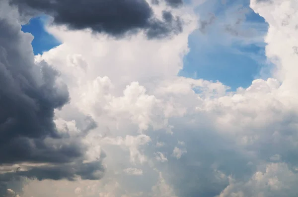Dramatis Langit Dengan Awan Badai Latar Belakang Alam — Stok Foto