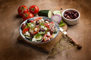 beyaz peynir ile geleneksel Yunan salatası closeup görünümü