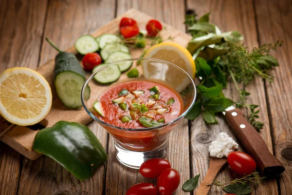 Vista Primer Plano Del Gazpacho Tomate Con Ingredientes —  Fotos de Stock
