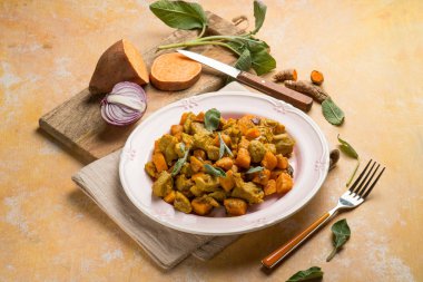 tatlı patates ile et güveç