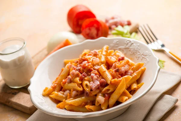 Pasta Con Salsa Pomodori Pancetta Salsa Alla Panna — Foto Stock