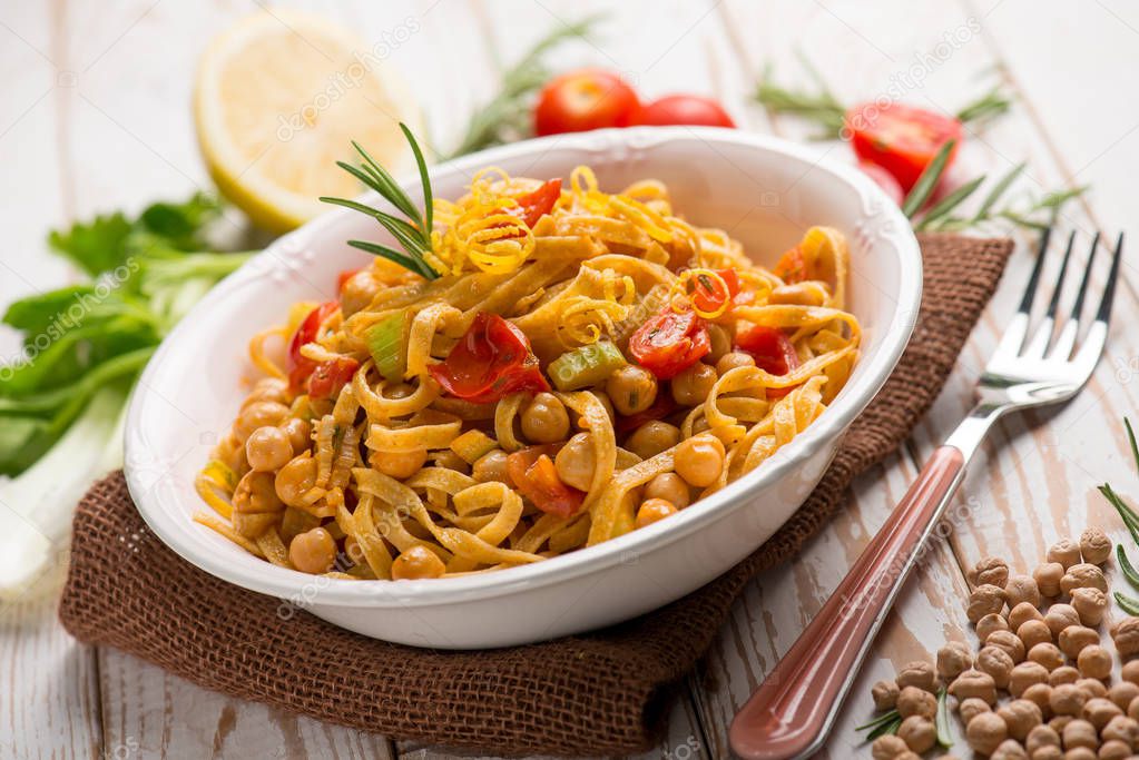 tagliatelle pasta with chickpeas and tomatoes
