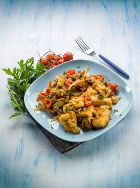 Balık rezene domates ve kapari