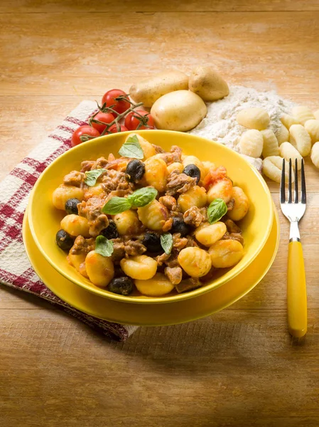 Hemgjord Gnocchi Med Ragu Sås — Stockfoto