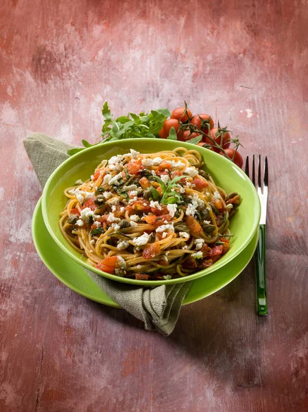 Spaghetti Tomatoes Cheese Capers Arugula — Stock Photo, Image