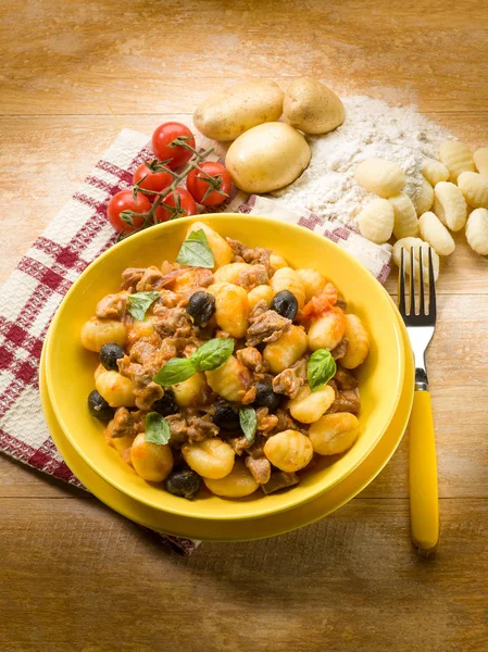 Domowe Gnocchi Sosem Ragu — Zdjęcie stockowe