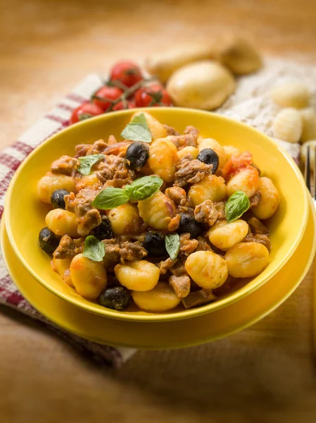 Hemgjord Gnocchi Med Ragu Sås Selektivt Fokus — Stockfoto