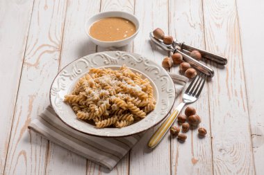 düdük fındık pesto ile