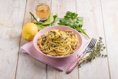 deniz tarağı ve timus spagetti