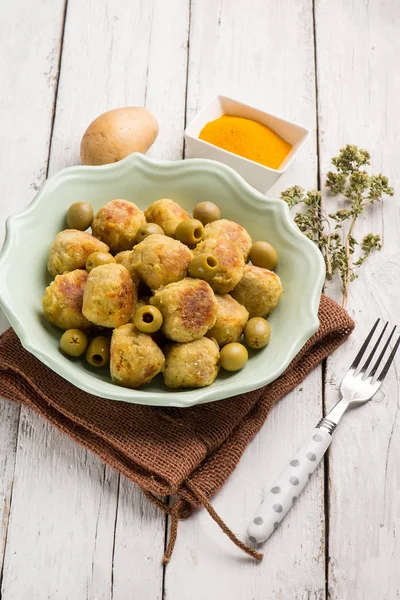 Vegetarian Meatballs Potatoes Tumeric Green Olives — Stock Photo, Image