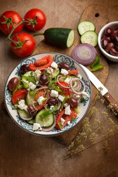 Salada Grega Tradicional Com Queijo Feta — Fotografia de Stock