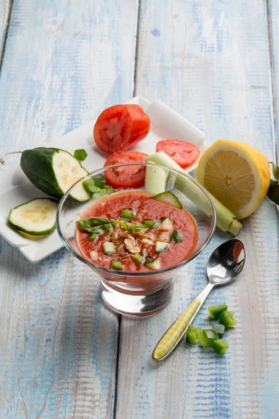 Tomaat Gazpacho Met Ingrediënten — Stockfoto