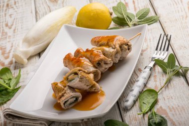adaçayı ıspanaklı dolma rulo