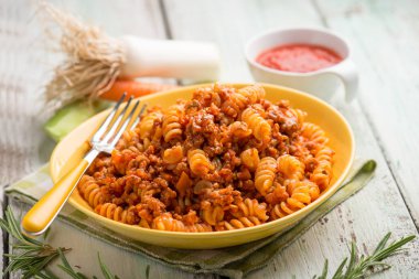düdük bolognese yahni sos ile
