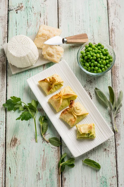 Fagottini Filled Ricotta Parmesan Cheese Green Peas — Stock Photo, Image