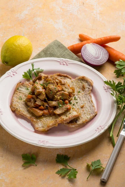 Veal escalope with mushroom — Stock Photo, Image