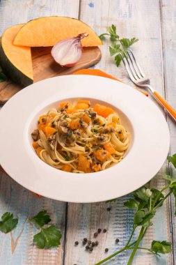 istiridye ve kabak ile makarna