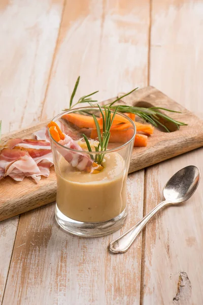 Chickpeas Cream Carrots Bacon — Stock Photo, Image