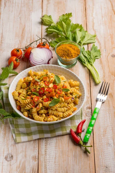 Pasta Con Ragù Pollo Spezie Curry — Foto Stock