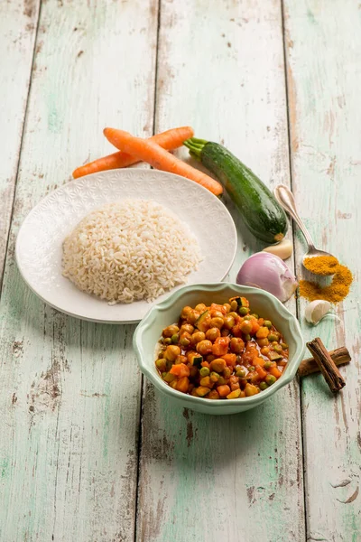 Basmatireis Mit Gemischtem Gemüse Salat Kurkuma Und Zimt — Stockfoto