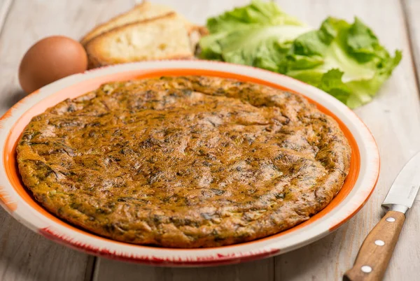 Frittata Vegetariana Con Lattuga Formaggio — Foto Stock