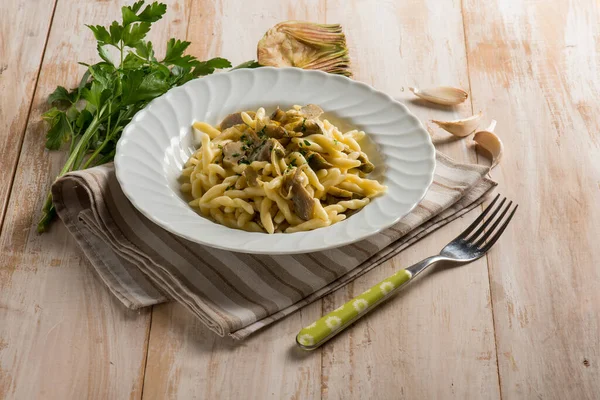 Pasta Trofie Con Alcachofa Garli — Foto de Stock