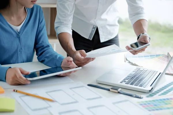 Programcı ve Web Tasarımcısı, cep telefonu için uygulama planlaması Ux UI Tasarımcısı.