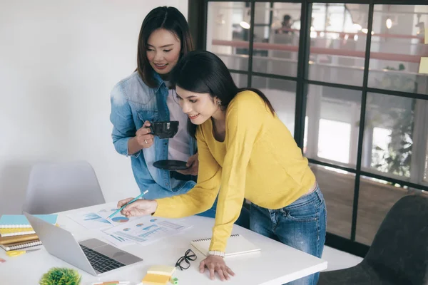 Young Startups Business People Teamwork Brainstorming Meeting Business Teamwork Education — Stock Photo, Image