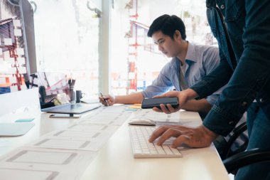 Bir yazılım geliştirme ve kodlama teknolojisinde çalışan programcı ve UX UI tasarımcısı. Mobil ve web sitesi tasarımı ve programlama geliştirme teknolojisi