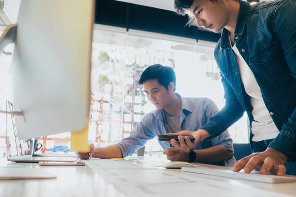 Programador Designer Trabalhando Desenvolvimento Software Tecnologias Codificação Tecnologia Desenvolvimento Móvel — Fotografia de Stock