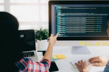 Bir yazılım geliştirme ve kodlama teknolojisinde çalışan programcı ve UX UI tasarımcısı. Mobil ve web sitesi tasarımı ve programlama geliştirme teknolojisi