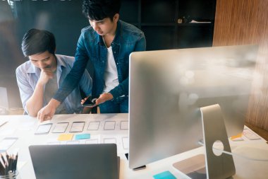 Bir yazılım geliştirme ve kodlama teknolojisinde çalışan programcı ve UX UI tasarımcısı. Mobil ve web sitesi tasarımı ve programlama geliştirme teknolojisi