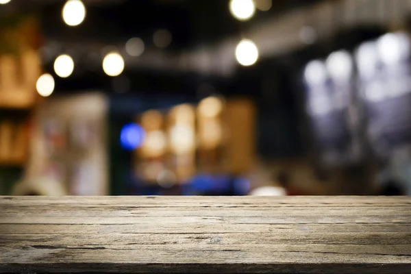 Mesa Madeira Vazia Para Produto Presente Café Bar Refrigerantes Desfoque — Fotografia de Stock