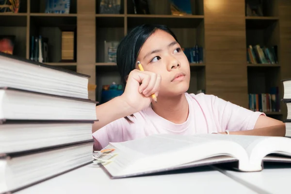 Estudo e aprendizagem do roubo . — Fotografia de Stock