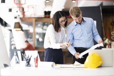 Toplantı için Mimari Proje mühendisi