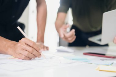 Bir yazılım geliştirme ve kodlama teknolojisinde çalışan programcı ve UX UI tasarımcısı. Mobil ve web sitesi tasarımı ve programlama geliştirme teknolojisi